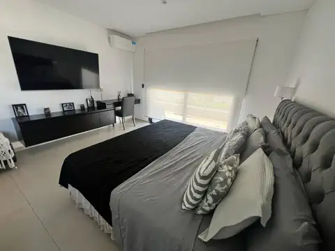 Casa 7 ambientes con 3 baños