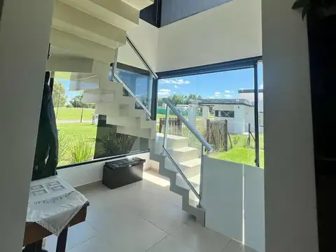 Casa en Alquiler de 4 dormitorios