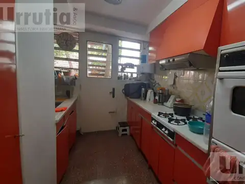 Casa 5 ambientes con 2 baños