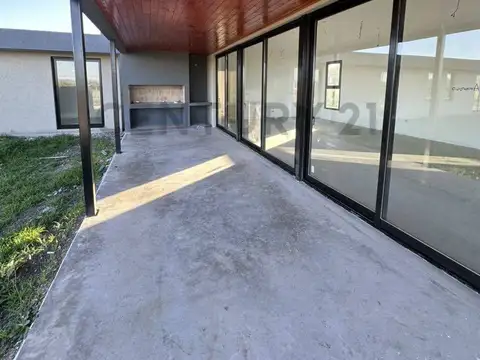 Venta de Casa 3 DORMITORIOS A ESTRENAR en Puerto del Águila Country