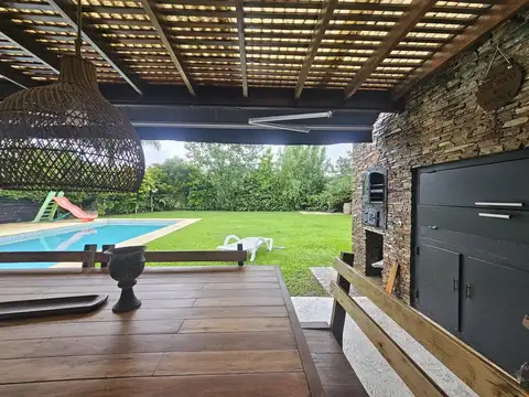 Casa en  alquiler verano en Santa Bárbara, cerca de la entrada, del 5 al 31 enero U$S 5.000