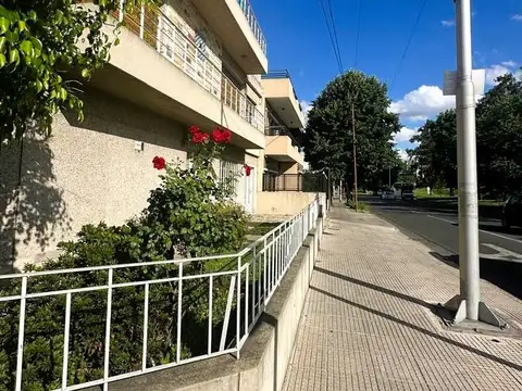 Avenida General Paz al 16000, Villa Riachuelo / Villa Lugano