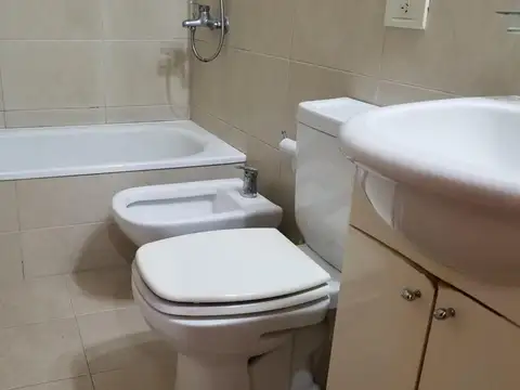 Monoambiente muy luminoso, balcon frances