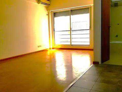 Ambrosetti 800, Piso 2