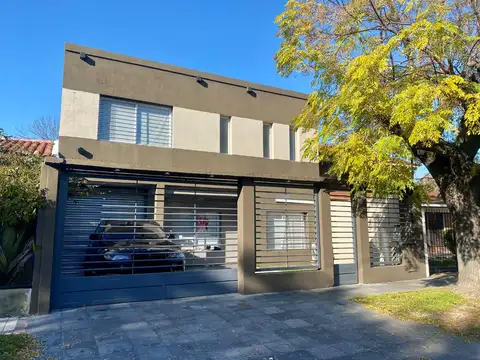 CASA DE DOS PLATAS EN VENTA