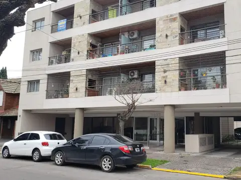 Departamento 3 ambientes con 2 cocheras