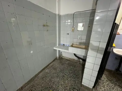 Local en Alquiler Via Púb.