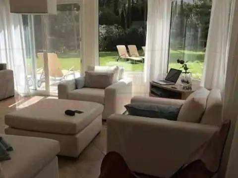 Casa 6 ambientes con 6 baños