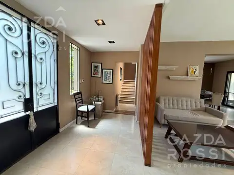 Casa 5 ambientes con 3 baños