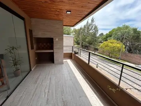 Departamento en Alquiler con 1 cocheras