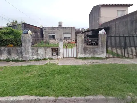 VENTA DE CASA 3 AMBIENTES A RECICLAR- VILLA DE MAYO GRAN OPORTUNIDAD