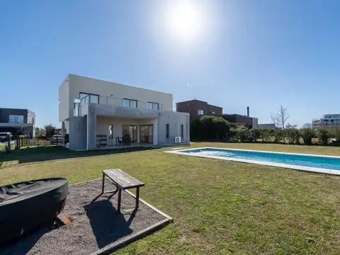 Casa en Venta de 4 dormitorios