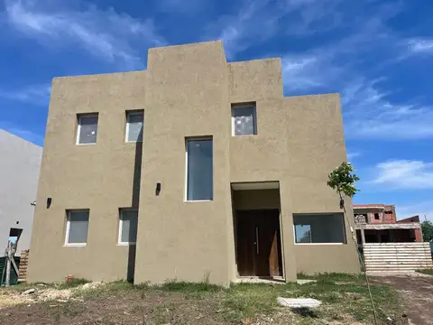Casa  en Venta ubicado en Santa Lucia, Pilar del Este, Pilar