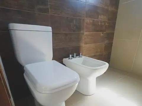 Casa 3 ambientes con 2 baños