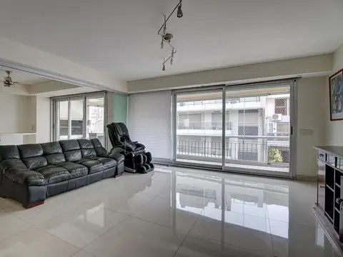 Departamento en Venta con 3 cocheras