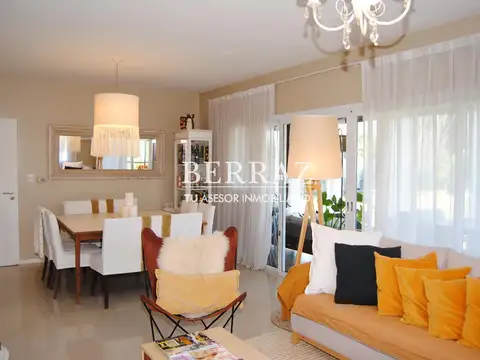 Casa venta 5 ambientes en Santa Catalina Villanueva lote 1020 m2