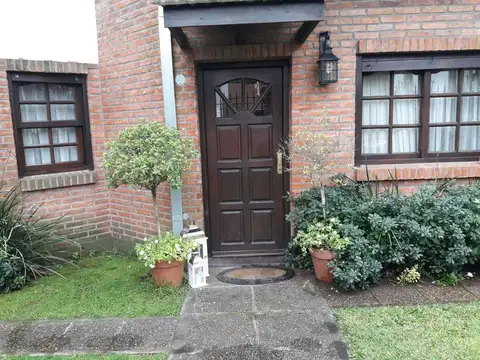 Casa en Venta en Adrogue, USD 330.000