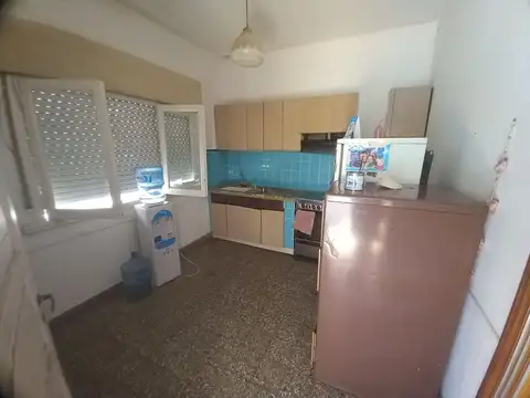 Casa 4 ambientes con 1 baño