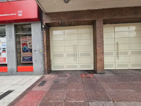 Avenida Hipólito Yrigoyen 700