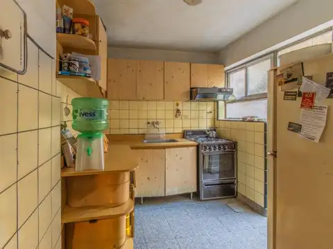 Casa 6 ambientes con 2 baños