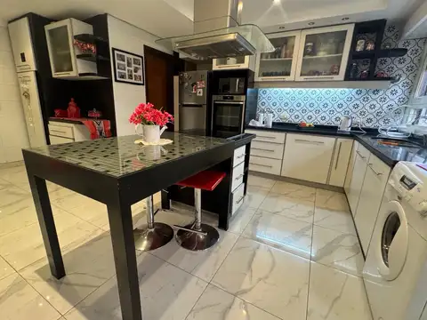 Departamento 4 ambientes con cochera doble