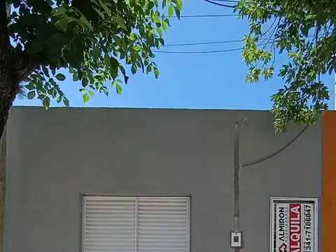 Alquiler | Casa | 2 Dormitorios | Capitán Bermúdez | Barrio Centro