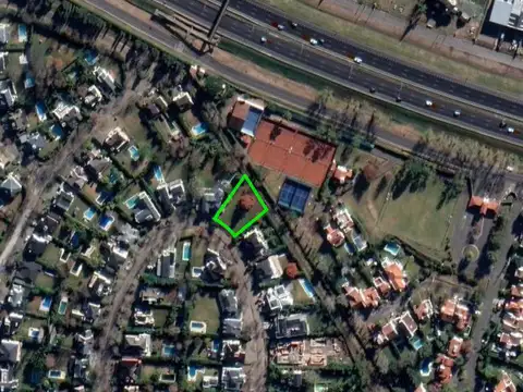 Terreno en Venta 20  mts Frente