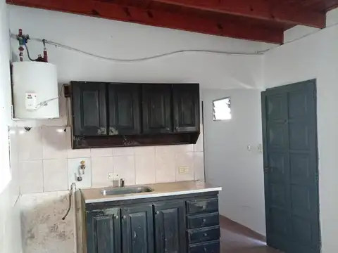 Depto Tipo Casa en Alquiler en Lomas De Zamora, $ 220.000