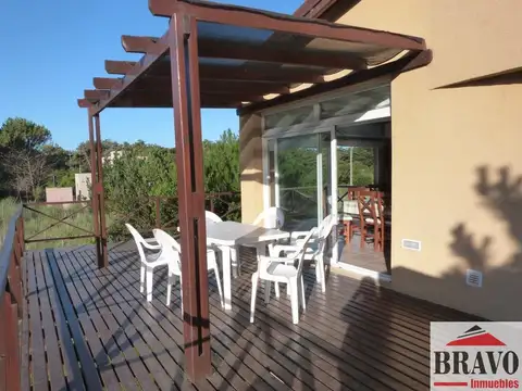 Casa en venta c/ cochera en Mar de las Pampas