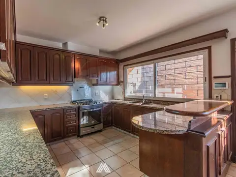 Venta casa Carrasco, 6 dorm, piscina