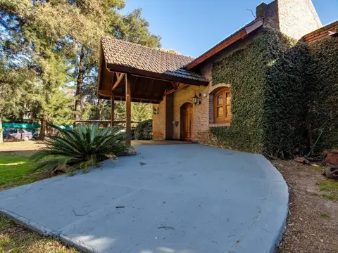 VENTA CASA 4 AMB UDAONDO, PARQUE LELOIR ITUZAINGO