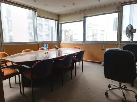 OFICINAS EN VENTA SOBRE AV CORRIENTES AL 1300