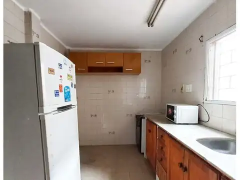 Casa 6 ambientes con 2 baños