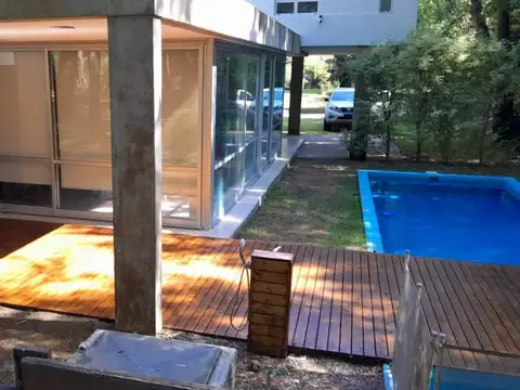 Casa 5 ambientes con 4 baños