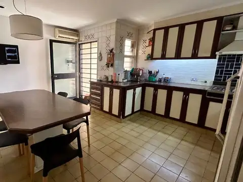 VENTA CASA LOTE PROPIO 6 amb PILETA VICENTE LOPEZ