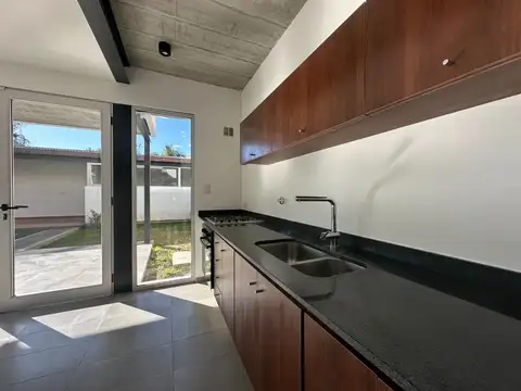 Calle 133 entre 471 y 472 400