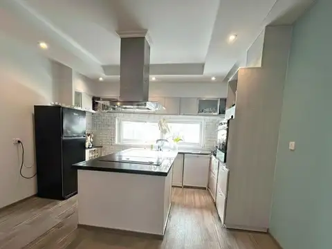 Casa 4 ambientes con 3 baños