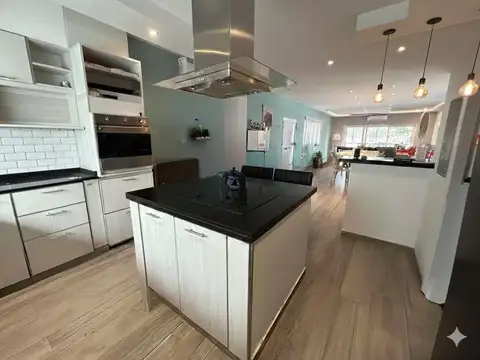 Casa en Alquiler en San Sebastian, USD 1.300