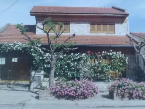 Casa en venta -  3 dormitorios  2 baños - 180mts2 - Necochea