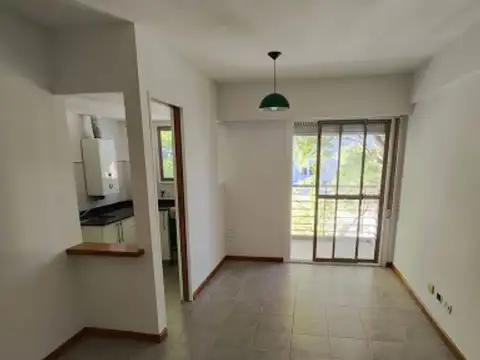 1 de Mayo 1500, Piso 3