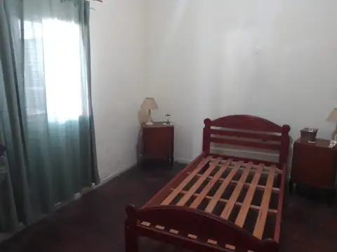 CASA CON JARDIN Y PATIO