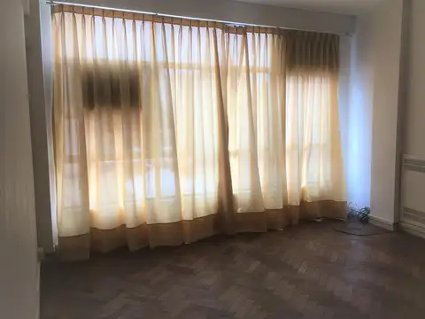 Oficina en Venta 75 años