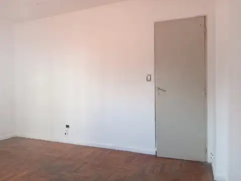 Ramon Falcon 2600, Piso 8