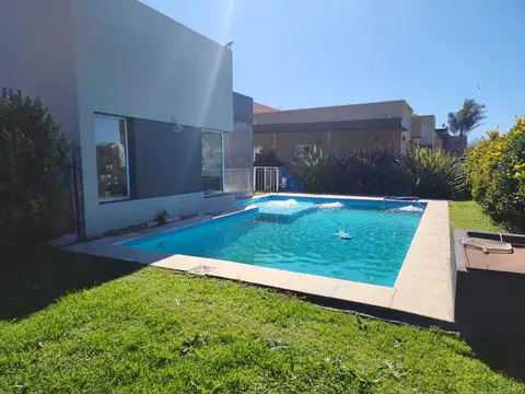 Casa  en Venta en Los Arces, La Cañada de Pilar, Pilar