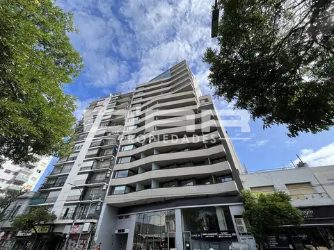 Departamento de 3 ambientes con dependencia - Av. Córdoba 4300