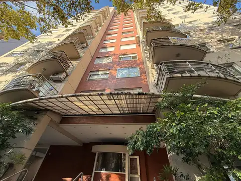 Avenida Montes de Oca al 1600