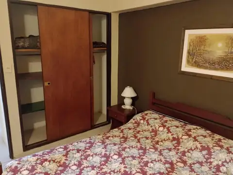 Casa en alquiler - 4 Dormitorios 2 Baños - Pinamar