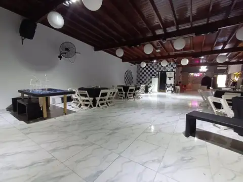 ALQUILER de LOCAL EN HURLINGHAM