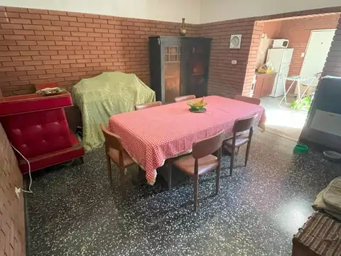 2 CASAS EN P.B. Y P.A GRAN LOTE EXCELENTE UBICACION