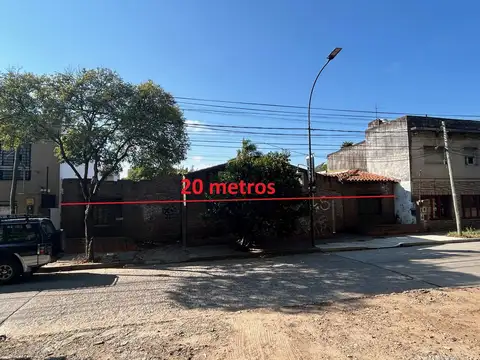 Terreno con proyecto de edificio para oficinas, doble frente, venta